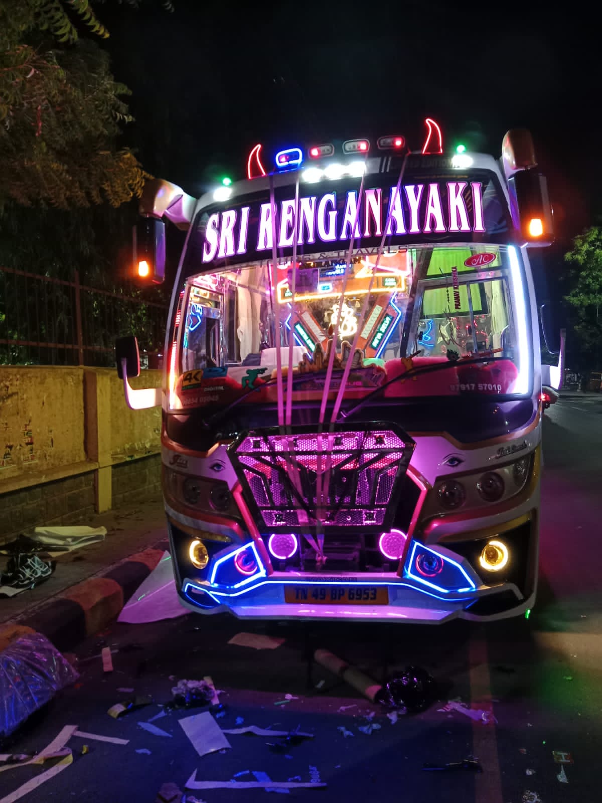 Tempo traveller